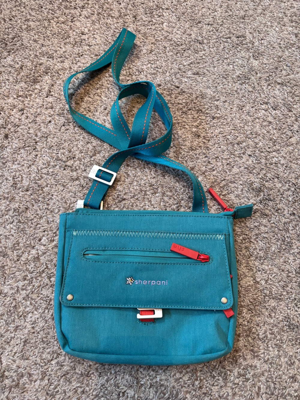 Sherpani Zooma Medium Crossbody Bag